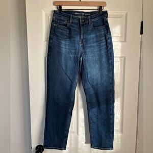 American Eagle High-Rise Mom Jeans
